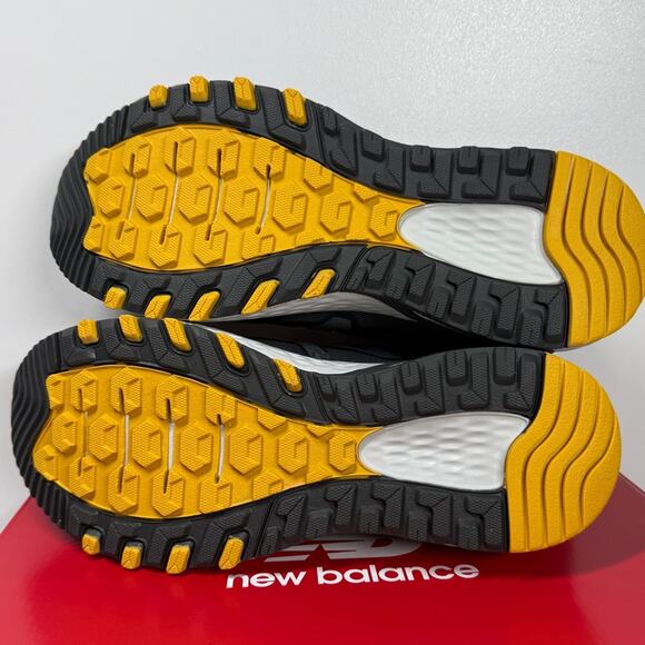 NIB • Men’s New Balance 410v8 Trail Running Size: 8.5 WIDE